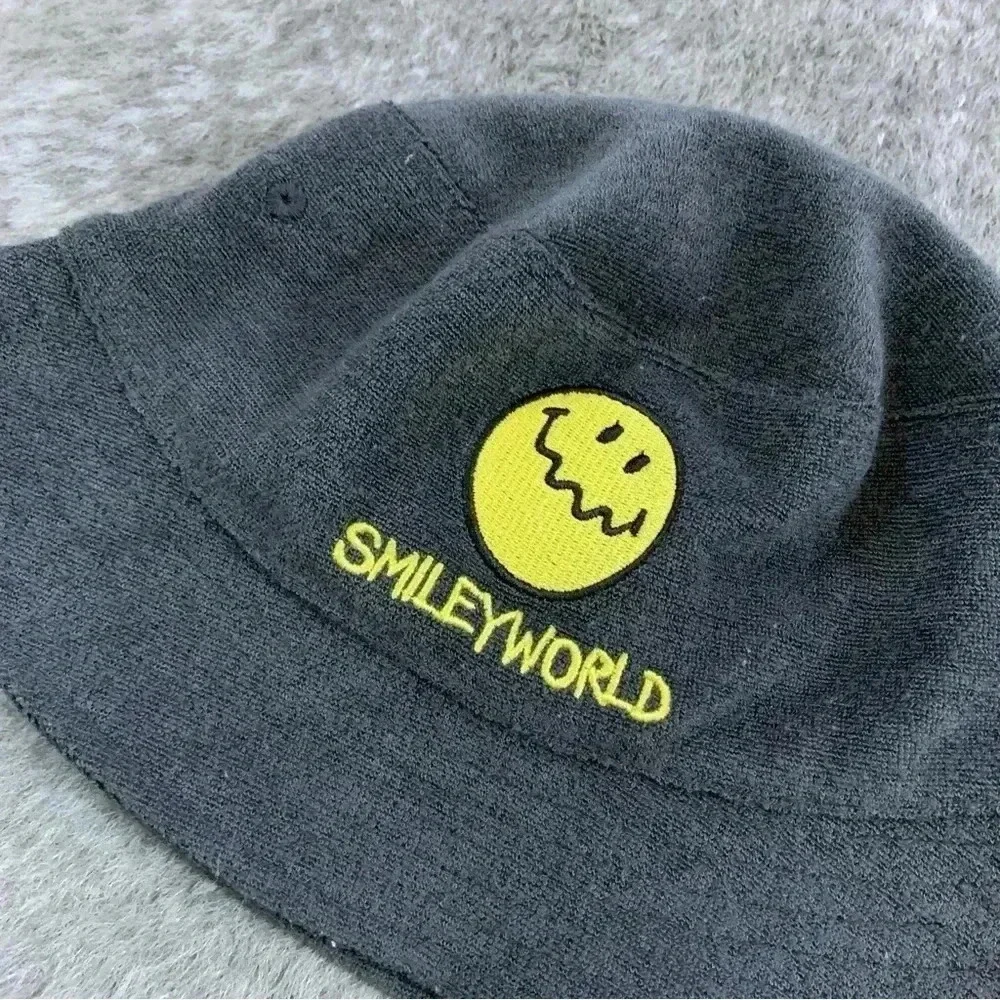 H&M x SmileyWorld Bucket Hat